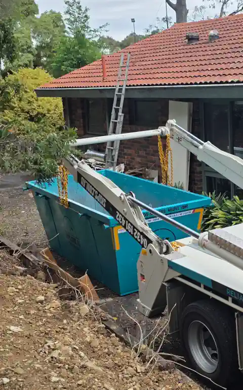 Skip Bin Hire Donvale, delivering the skip bin