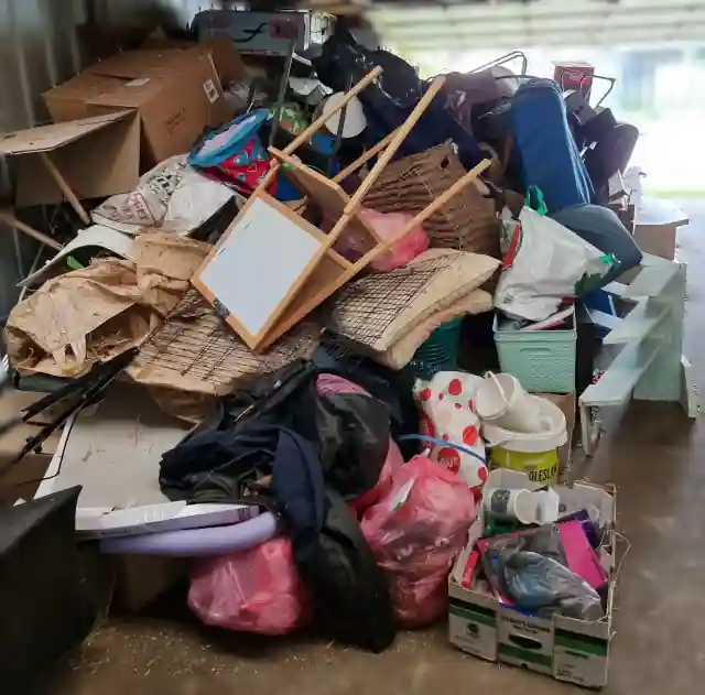 General Light waste for a light household skip bin